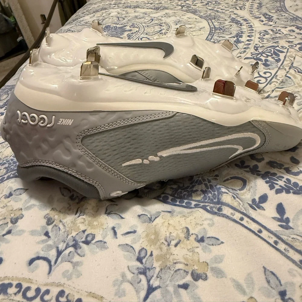 Nike Women's Hyperdiamond 4 Elite softball cleats , sz 7 BNNU - Picture 7 of 7